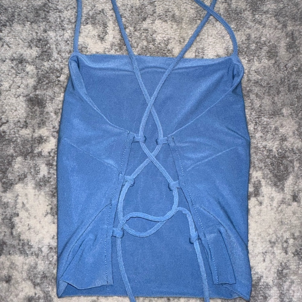 American Threads Backless Tie Top - Picture 2 of 3